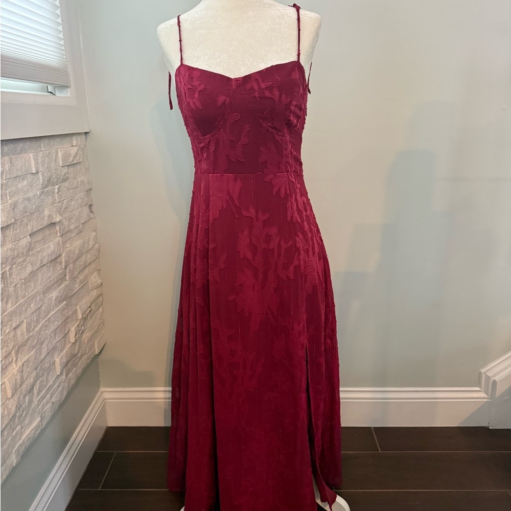 Lulu's Elegant Burgundy Midi Dress